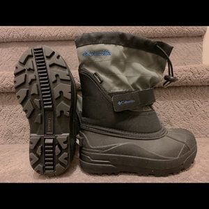 Kids Size 13 Columbia Powderbug Snow Boots 🥾 ❄️